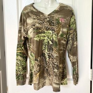 Camo V-Neck Long Sleeve Top with Subtle Pink Logo